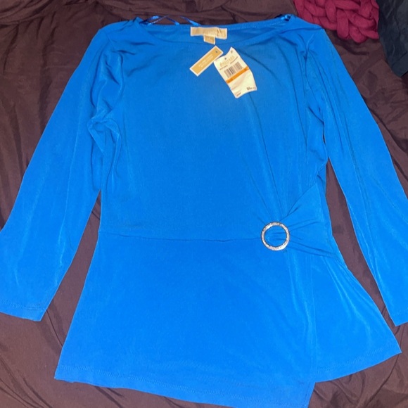Michael Kors Women's Ring Twist Asymmetrical-Hem Top - Picture 6 of 15
